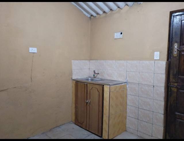 2 BEDROOM HOUSE TO LET IN UMLAZI J